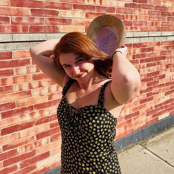 Meet your Posher, Taylor - Picture 1 of 1